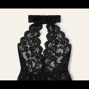 Plus Floral Lace Crotchless Teddy Bodysuit